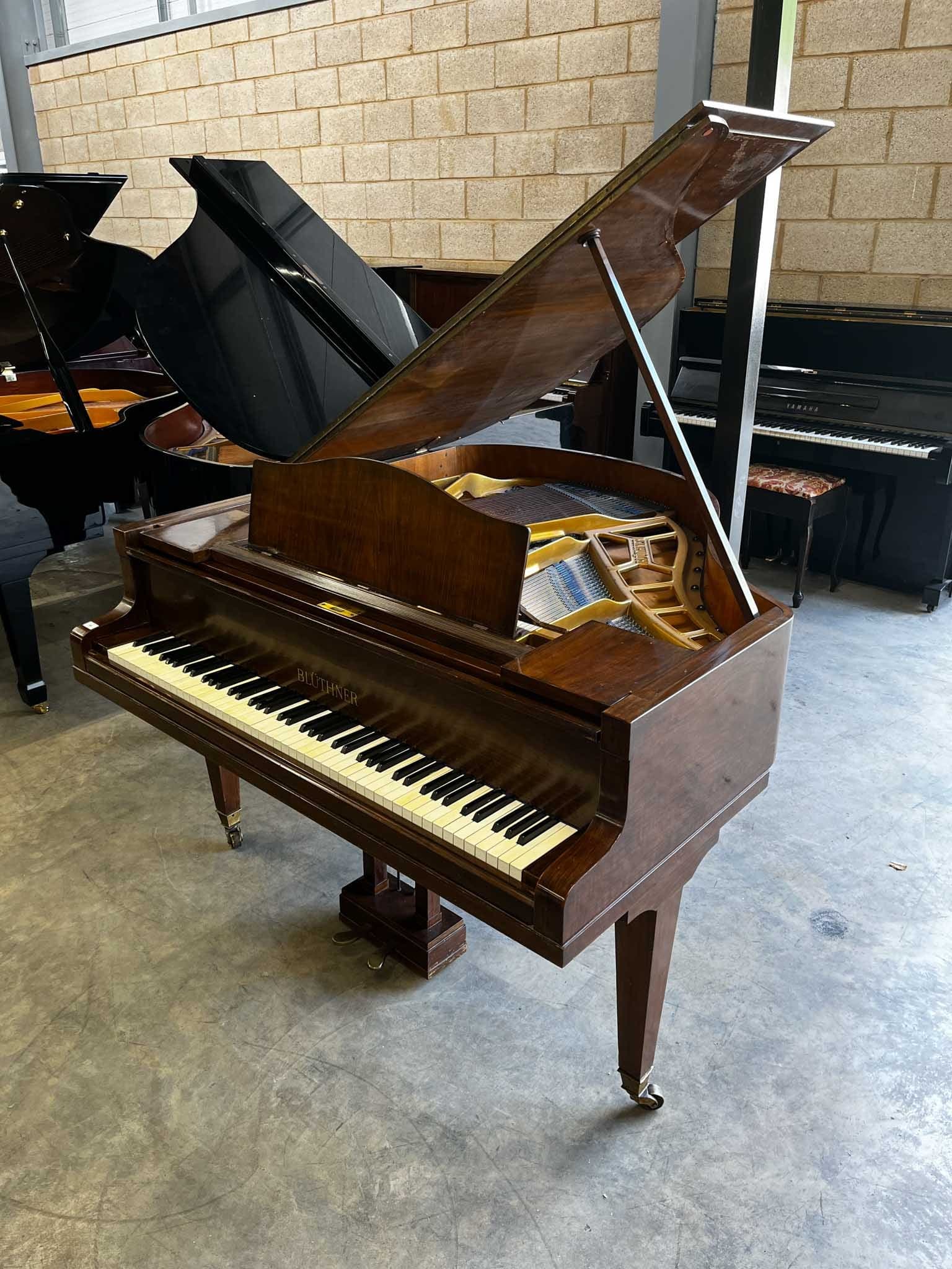 Blüthner upright piano